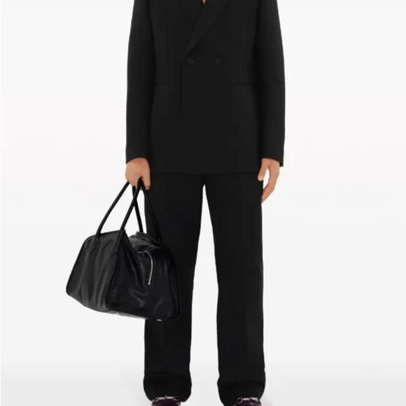 Burberry medium Shield leather duffle bag Black Leather NWT 3550$ - Picture 3 of 10